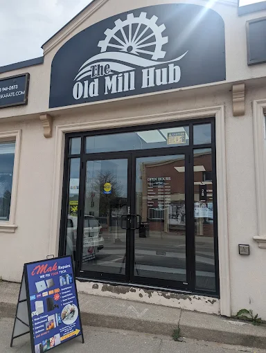 Inside iMak store with device accessories